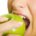Los expertos en bienestar, nutrición y salud en general recomiendan consumir “una manzana al día”, debido a que esta popular fruta posee múltiples propiedades que podrían ayudar a mejorar la […]