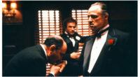 “Los italianos piensan que el mundo es tan duro que hace falta tener dos padres, por eso todos tienen un padrino”, así se escucha a Michael Corleone, uno de los […]