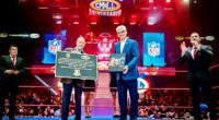NFL México le otorgó al Consejo Mundial de Lucha Libre (CMLL) una placa conmemorativa por su 90 Aniversario, en la que quedó plasmada la historia en la que han convertido […]