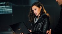 La marca de computo ASUS anunció que la modelo y actriz Gal Gadot promocionará su última serie de productos de computadoras portátiles y PC’s All-in-One. Compartiendo la creatividad de estos […]