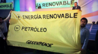 Durante la participación del secretario de Energía en el ExpoForo Pemex, activistas de Greenpeace desplegaron una manta con la leyenda “Más energías renovables, menos petróleo” para reducir así, las emisiones […]