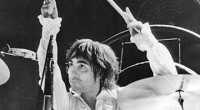Seguramente los grandes fans de The Who deben de estar muy confundidos en este momento: ¿Keith Moon, el baterista de The Who que murió en 1978, ha sido convocado para […]