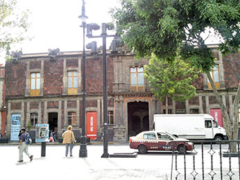 Palacio de los Condes de Santiago de Calimaya. (foto R. BURGOs).