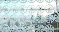 Ingenieros de la Universidad de Hong Kong diseñaron unas micro turbinas de viento que pueden generar electricidad con vientos tan lentos como de dos metros por segundo. Su diseño está compuesto por ruedas de […]