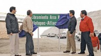 Acambay, Méx.- El Presidente Felipe Calderón y el gobernador del Estado de México, Enrique Peña Nieto, inauguraron el “Libramiento Arco Norte”, en su tramo Atlacomulco-Jilotepec, además de entregar la “Unidad […]